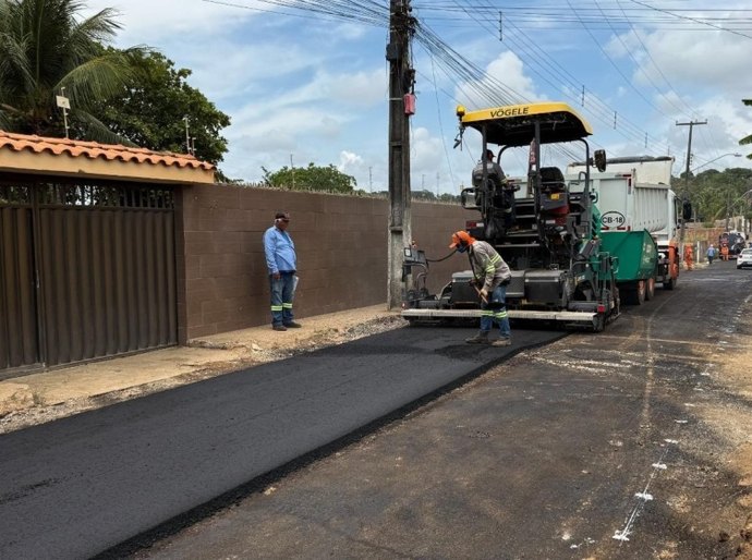 Pavimentação asfáltica chega a mais vias de Ipioca