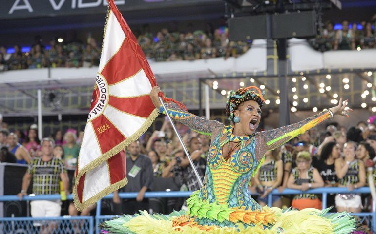 Escolas de samba do Rio apresentam hoje enredos para 2025