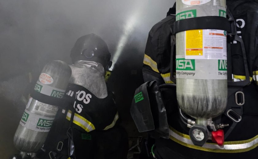 Bombeiros controlam incêndio na Maternidade Santa Mônica