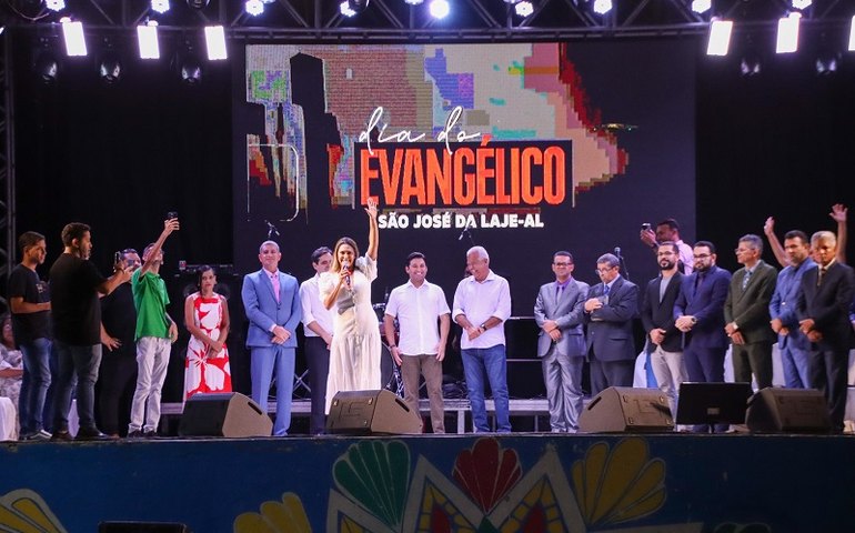 Prefeitura de São José da Laje comemora Dia do Evangélico levando multidão para a Praça de Eventos