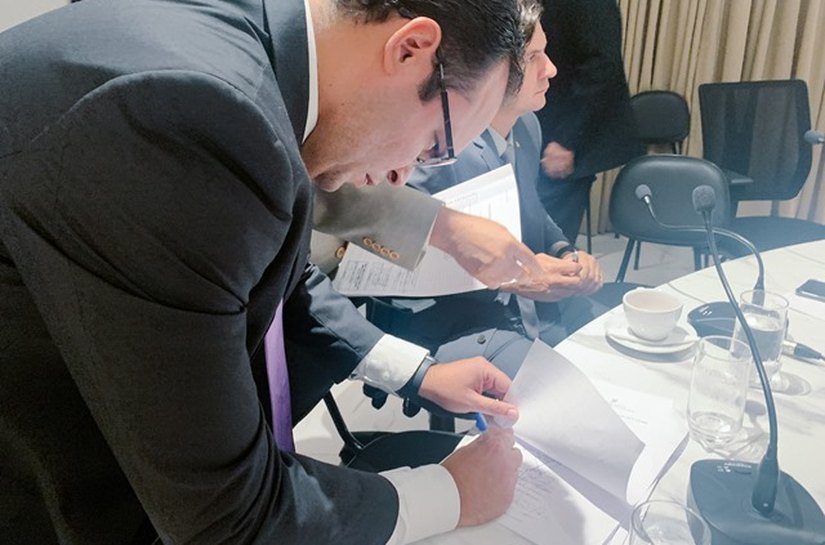 Davi Maia aprova emenda para beneficiar merendeiras e zeladores em rateio do Fundeb
