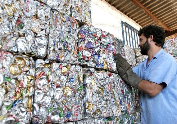 Projeto para captação de energia solar é apresentado ao Itec