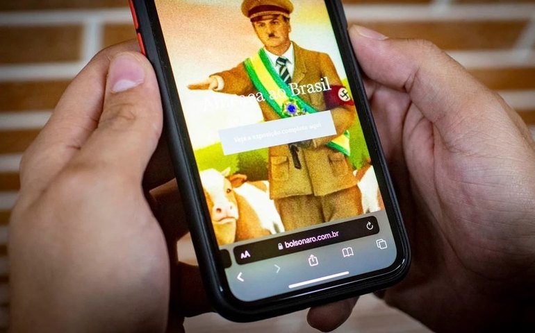 Crítico de Bolsonaro compra domínio e recria site com críticas ao presidente