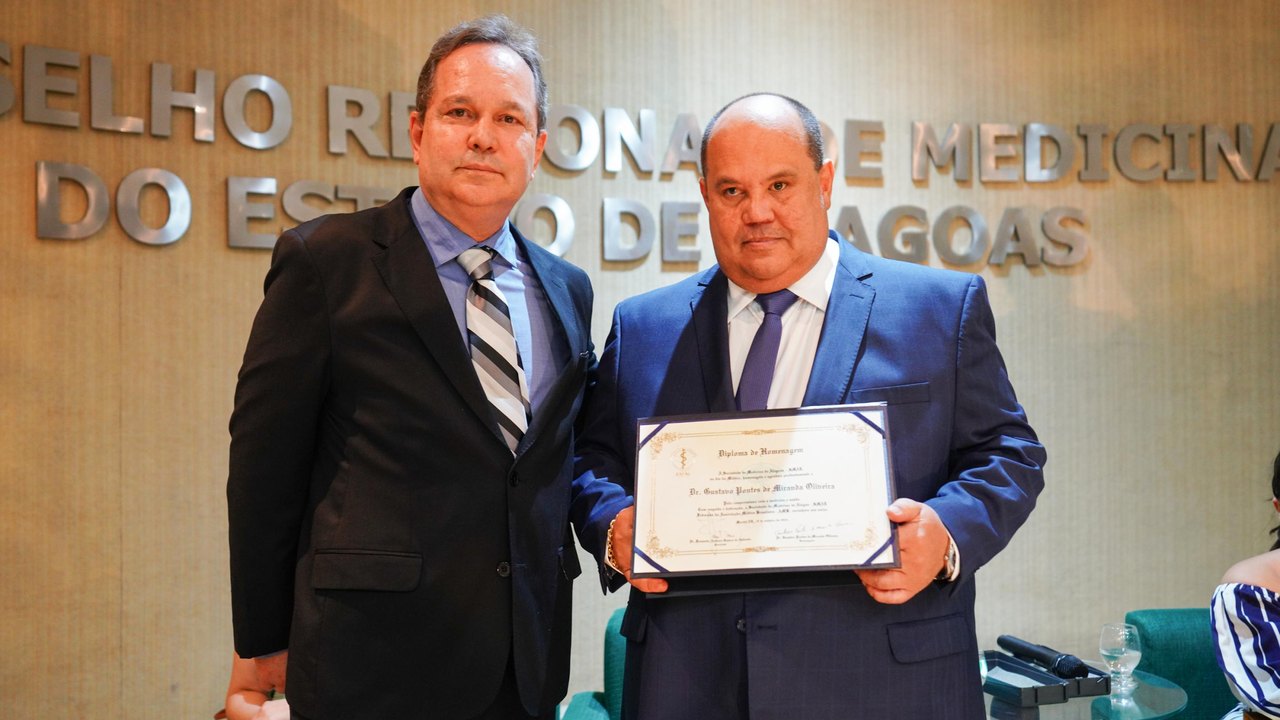 Secretário de Estado da Saúde é homenageado pela Sociedade de Medicina de Alagoas