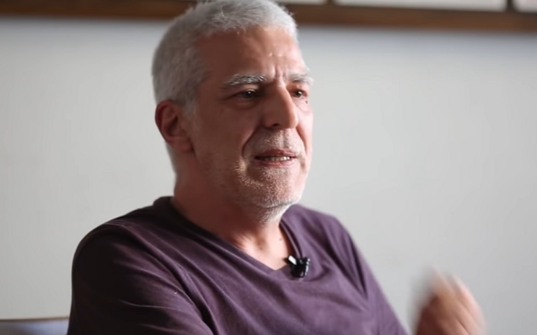 Angeli encerra carreira por quadro de afasia