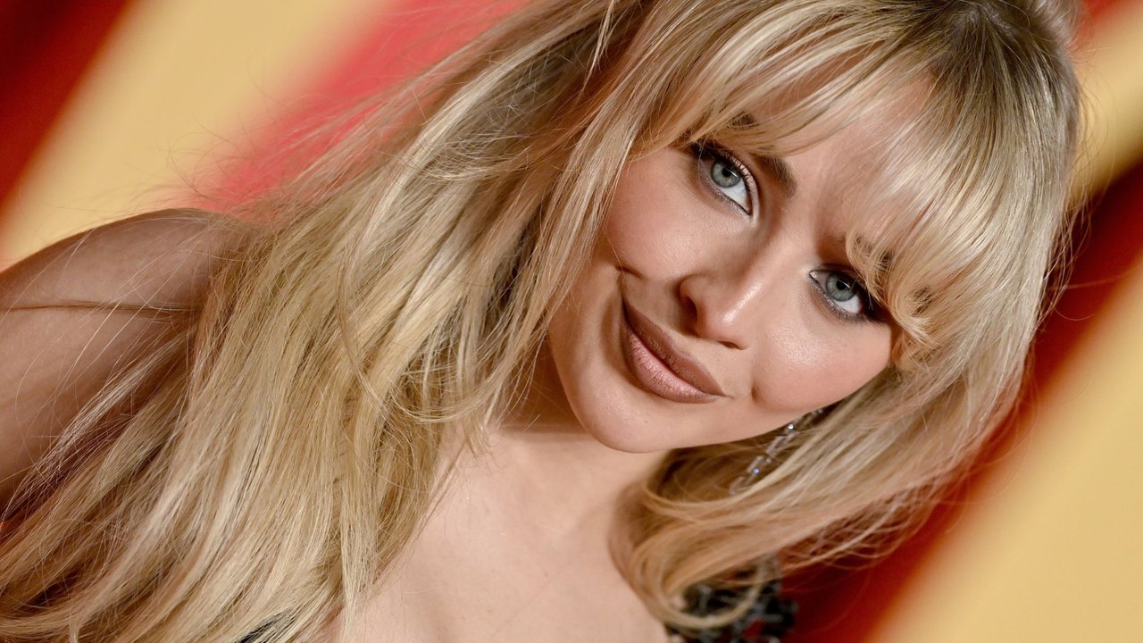 Sabrina Carpenter alcança recorde que os Beatles mantinham há mais de 60 anos