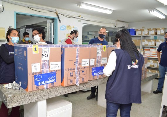 Alagoas recebe mais 39.780 doses da vacina Pfizer para imunização contra Covid-19