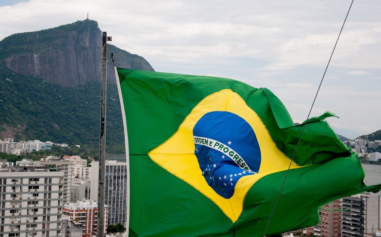 Brasil ultrapassa EUA no ranking global de países democráticos, aponta relatório