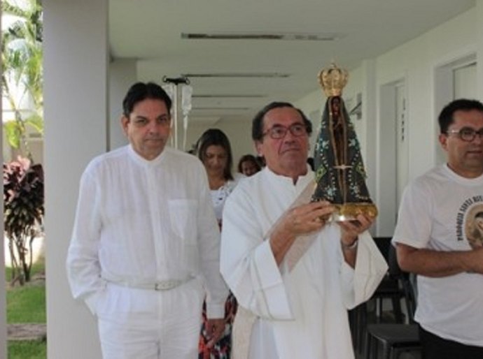 Imagem peregrina de Nossa Senhora Aparecida vai á Santa Casa Farol