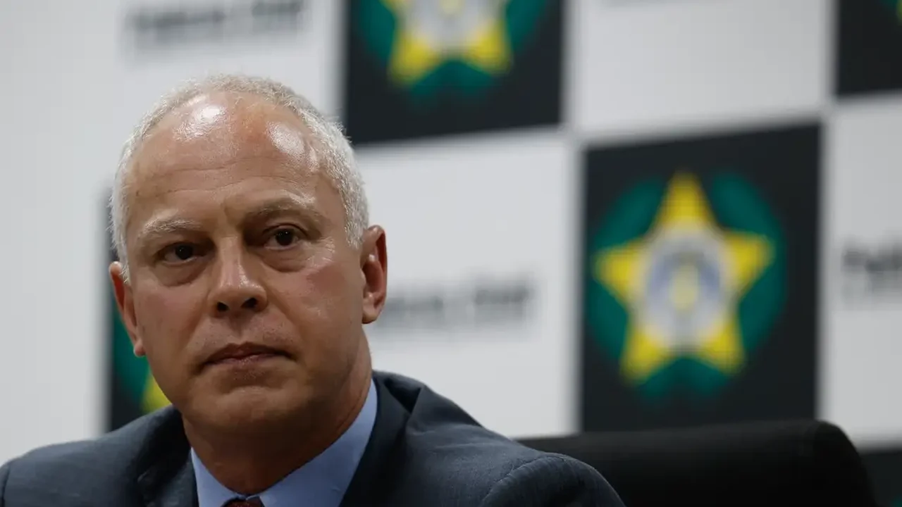'A população já não aguenta mais esse prende e solta', diz secretário de Segurança; ele afirma que pedido à União por blindados foi negado