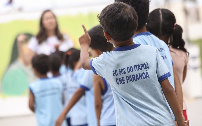 Futuro em pauta: escolas participam de conferência sobre meio ambiente