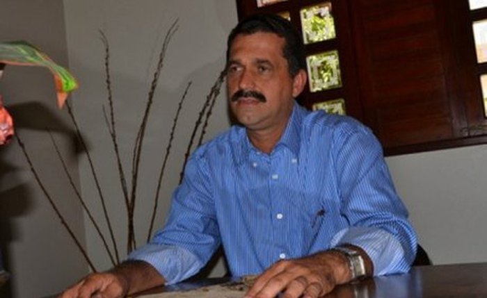 James Marlan publicou decreto com reajuste salarial na área da Educação James Marlan publicou decreto com reajuste salarial na área da Educação