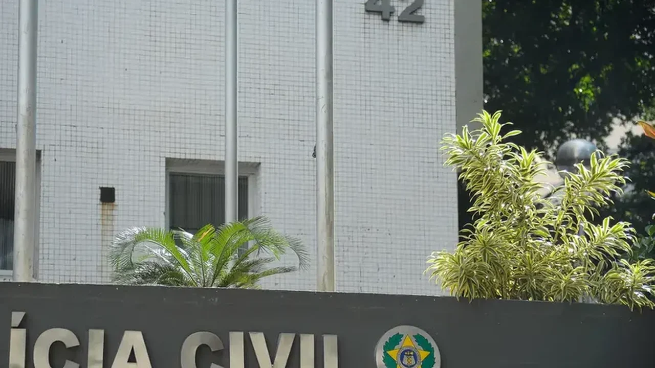 Saiba o que motivou ação da policial civil que viralizou ao apontar fuzil e dar ordens a criminoso em ação para prendê-lo em São Gonçalo