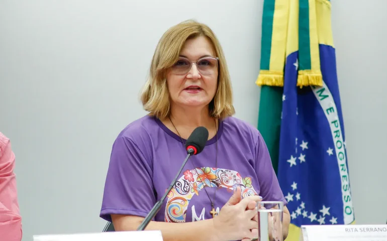 Lula demite terceira mulher do primeiro escalão do governo para abrigar Centrão