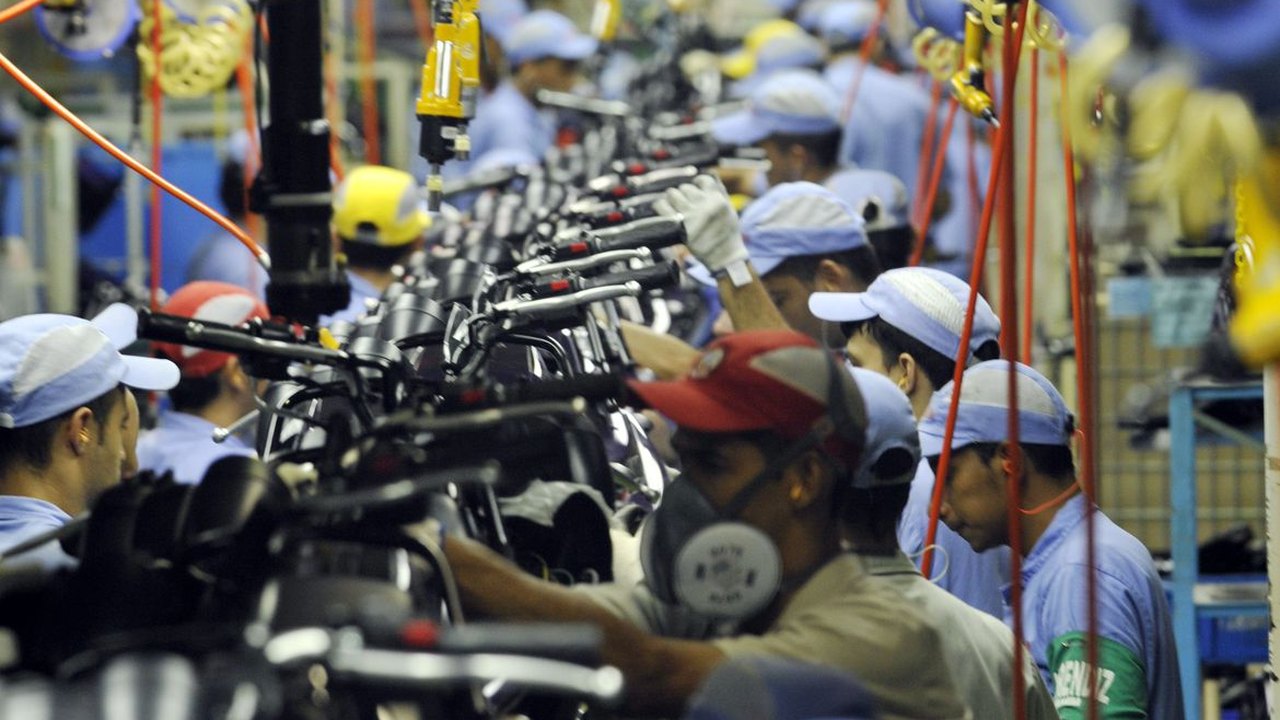 Faturamento e emprego industrial começam 2022 em alta, diz CNI
