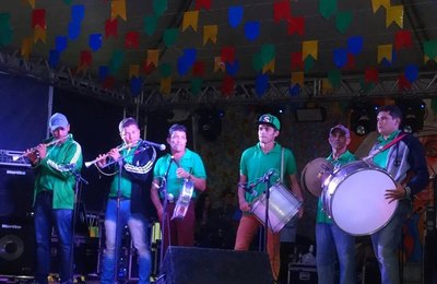 Artistas mundauenses se apresentam no 'Arraiá do Povo' em São José da Laje