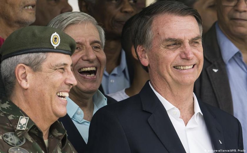Ministros generais negam tentativa de interferência de Bolsonaro na PF
