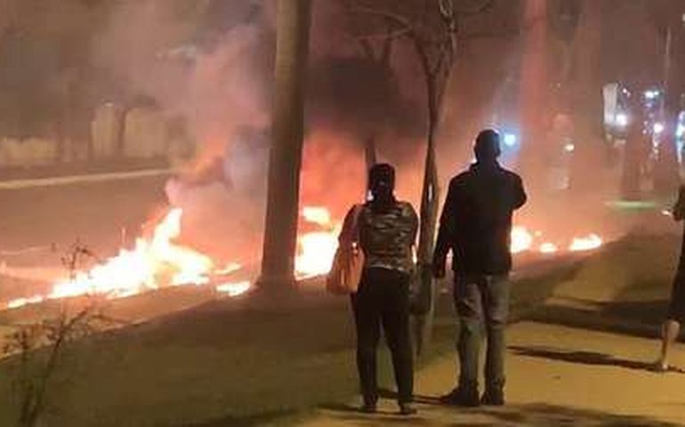 Avião cai e deixa um morto em SP