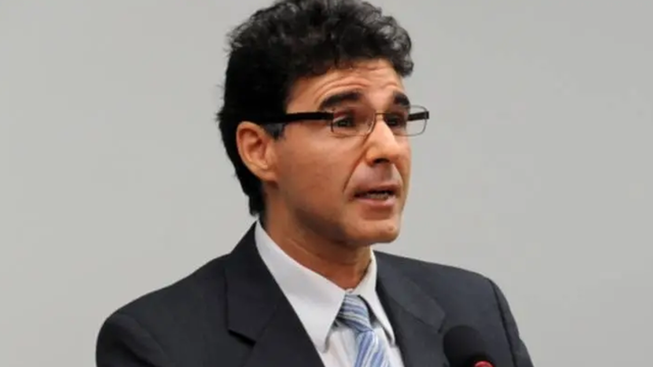Furtado nega intenção de tirar Moro das eleições: ‘conheço meus limites’