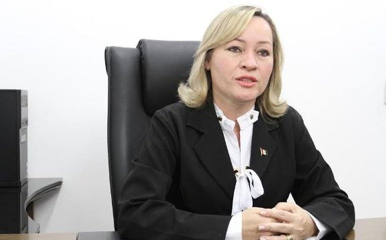 Secretária Josicleide Moura é homenageada com Comenda Selma Bandeira