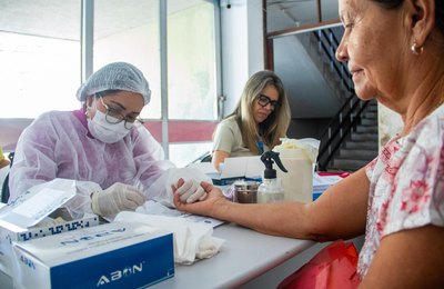 Serviços de saúde, vacinas e testes rápidos são ofertados durante ação promovida pelo Ipaseal