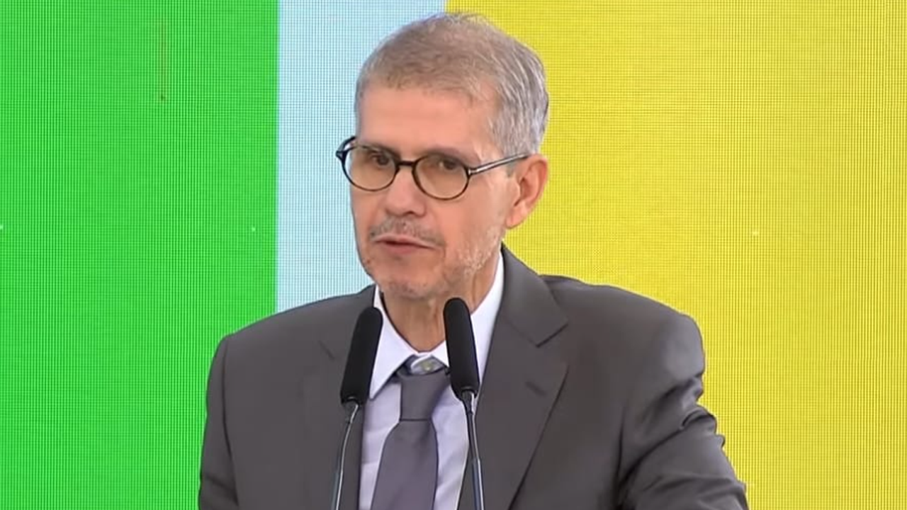 Tarifa de 25% dos EUA sobre produtos brasileiros deve ser anunciada esta tarde, diz Sidônio