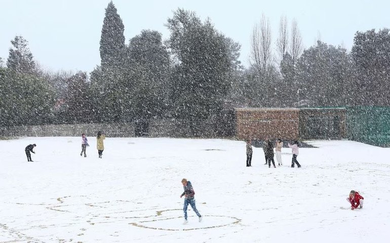 Johannesburgo registra neve pela 1ªvez em mais de uma década