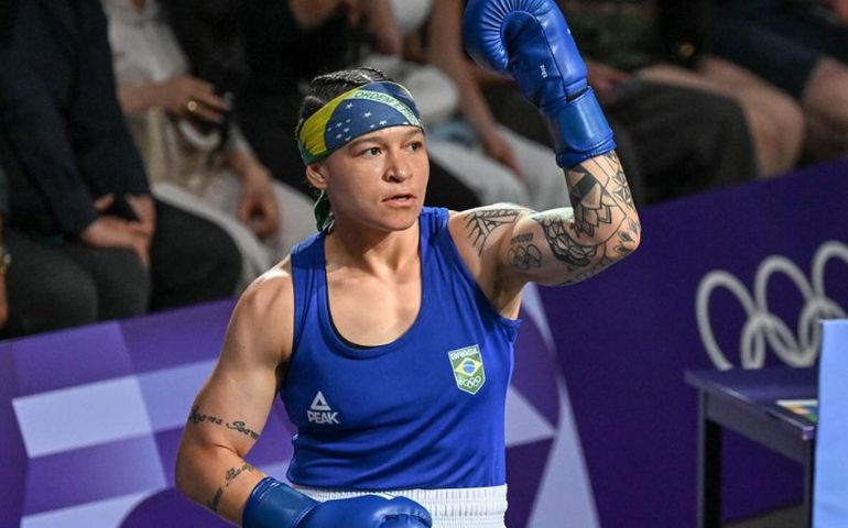 Boxeadora Beatriz Ferreira perde semifinal e fica com a medalha de bronze