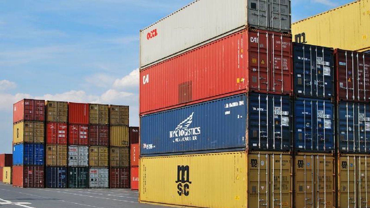 EUA acusam Brasil e outros 40 países de ajudar China a burlar tarifas de importação