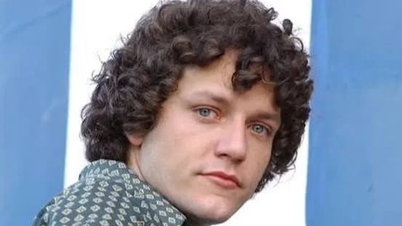 Edward Boggiss, o vilão Tony de 'Sandy & Junior', morre aos 49 anos