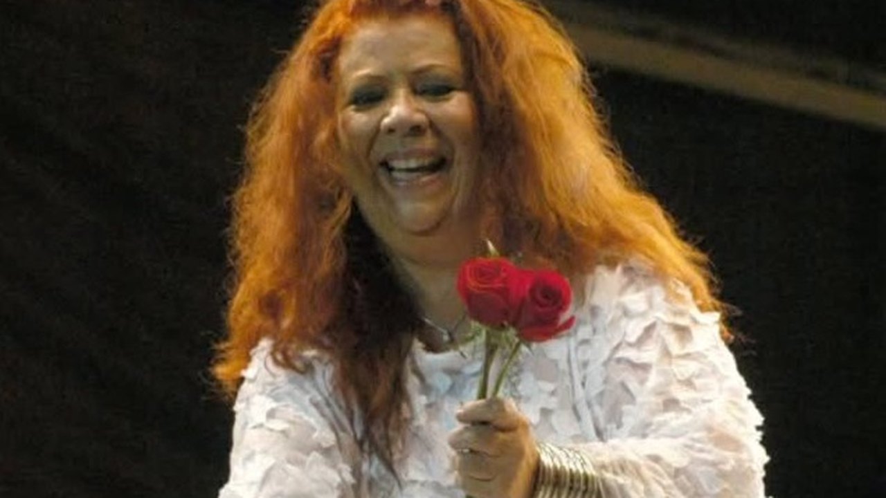 No dia em que completaria 80 anos, Beth Carvalho é celebrada por sambistas