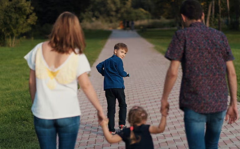 Guarda compartilhada supera preferência pela mãe pela primeira vez no Brasil