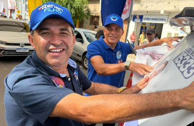 Prefeito Didi reúne multidão em grande adesivaço e demonstra força política em Tanque d’Arca