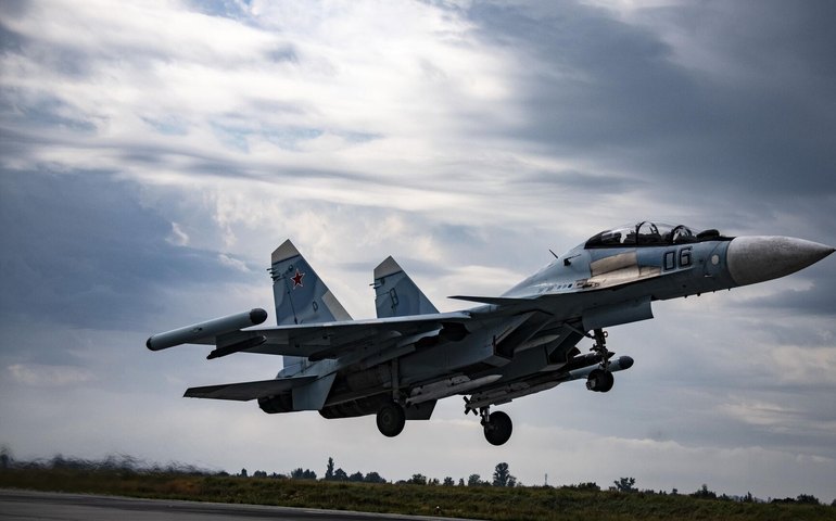 Caças Su-30SM2 russos demonstram eficácia ao destruir sistemas Patriot