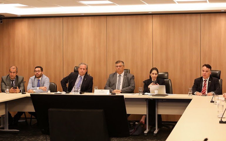 Edital de R＄ 150 milhões para prevenir violência em escolas sai nesta terça, diz Dino