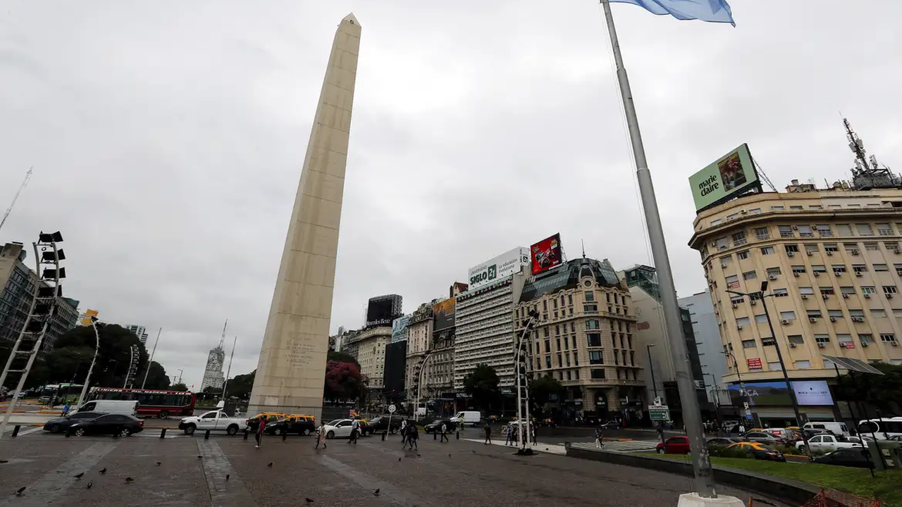 Casal de brasileiros é atropelado na capital argentina