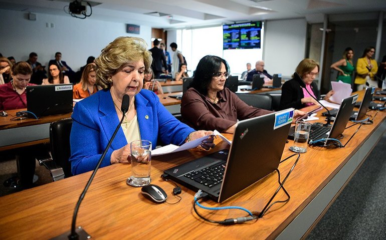 Reconstrução de lábio leporino pelo SUS volta ao Plenário