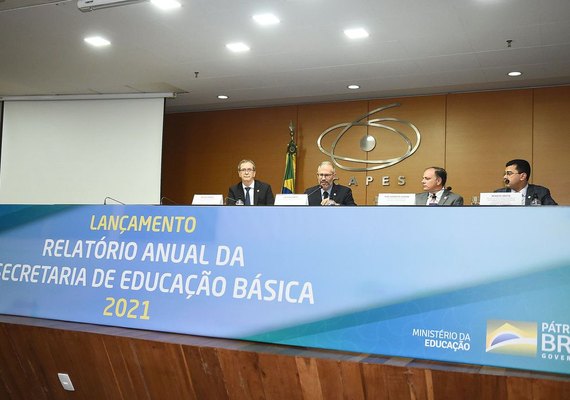 MEC lança relatório com 52 ações na educação básica