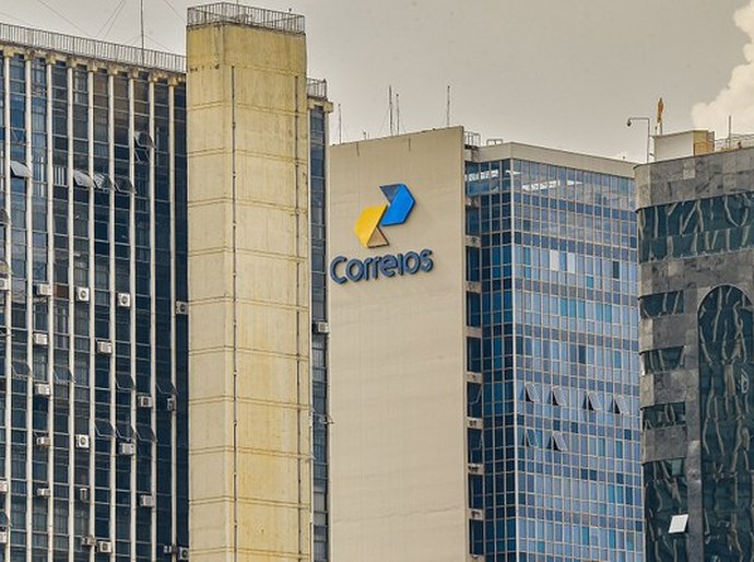Sancionada Lei que prioriza contratação dos Correios e Telebras pela administração pública