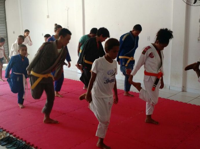 Projeto Futuros Atletas leva Jiu-Jitsu às escolas municipais de Coruripe