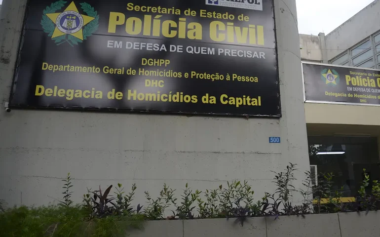 Jovem de 17 anos é assassinada na Cidade de Deus; ex-namorado é principal suspeito