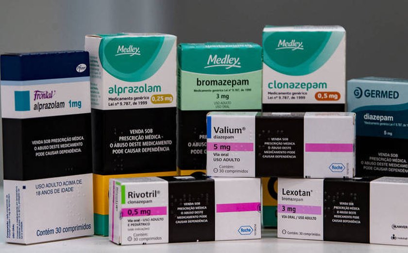 Farmácias vendem em média 123 mil caixas de calmantes por dia no Brasil