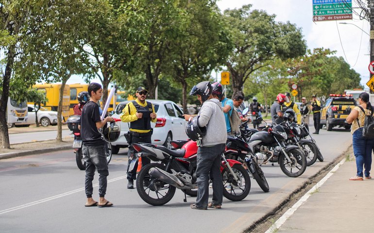 Ruído Zero: operação do DMTT mira em motocicletas que geram sons excessivos