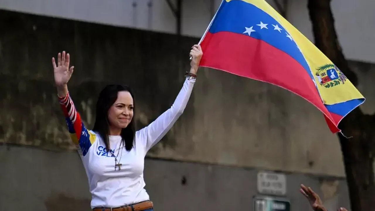 Trump preteriu Corina Machado por causa de Nobel, diz jornal