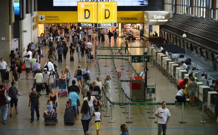 Brasileira é presa no Aeroporto Internacional de Malta com cocaína no estômago