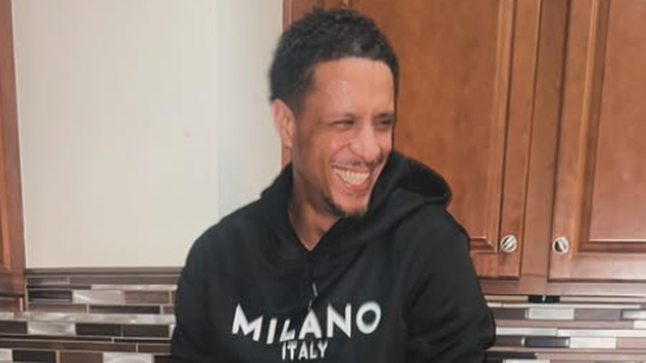 Ator de 'Um maluco no pedaço' morre aos 42 anos após quarto ataque cardíaco em três anos