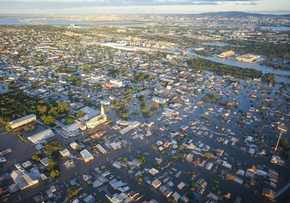 Comissão da Câmara discute uso de recursos públicos para reconstruir cidades gaúchas