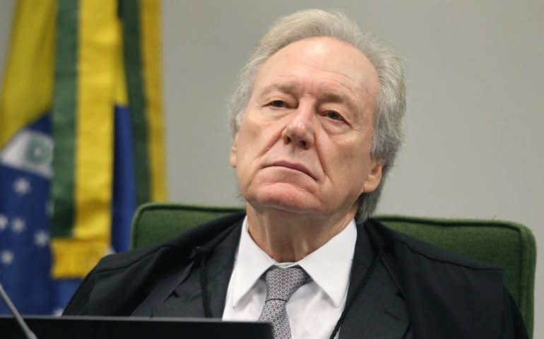 Lewandowski pede parecer da PGR sobre acusação de advogado contra Moro e Deltan