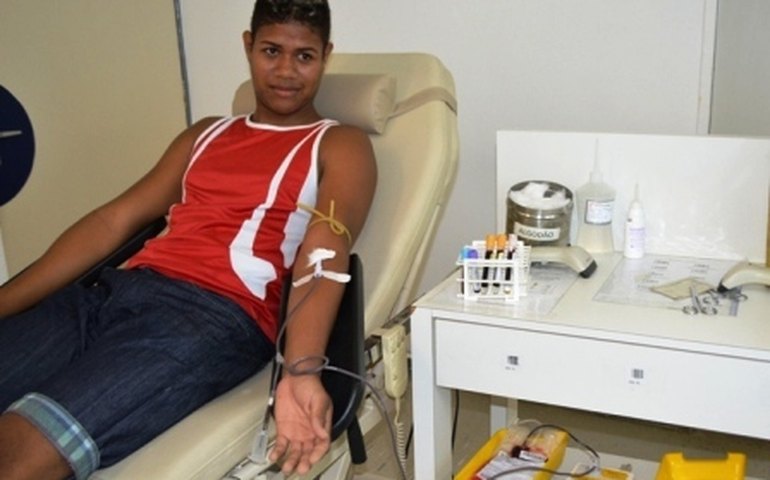 Hemoal realiza coleta de sangue no Farol