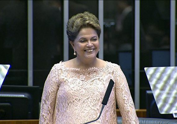 Na posse Dilma promete assegurar direitos trabalhistas e coloca educação como prioridade